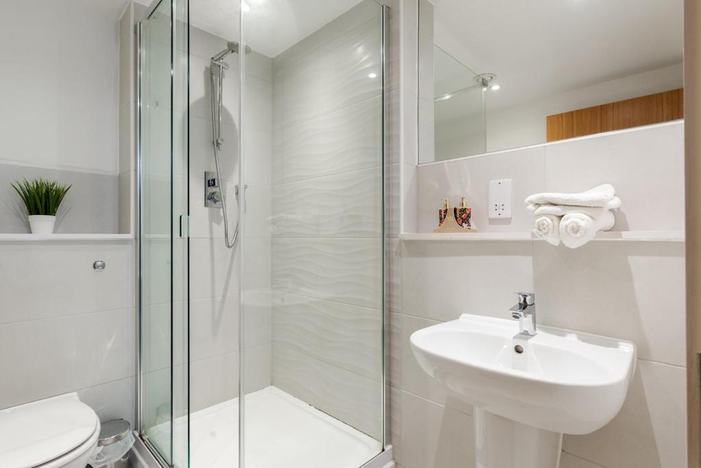 City Living Penthouse Apartment With Parking Manchester Buitenkant foto