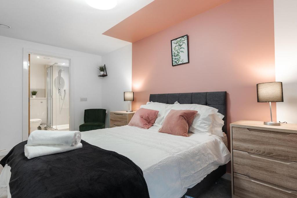 City Living Penthouse Apartment With Parking Manchester Buitenkant foto