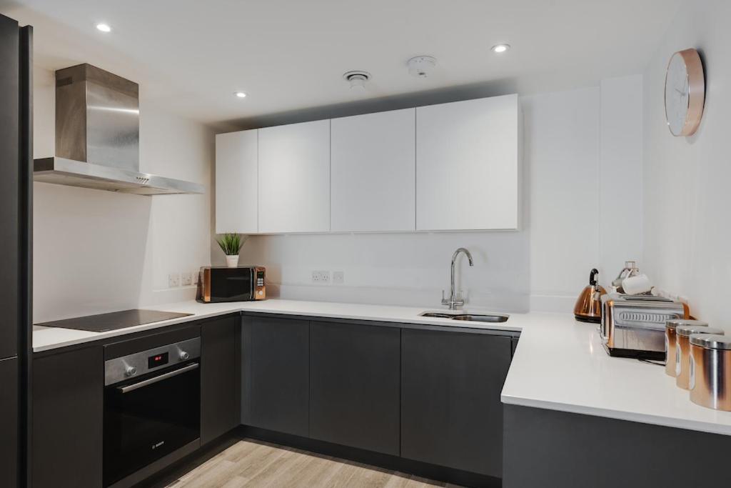 City Living Penthouse Apartment With Parking Manchester Buitenkant foto